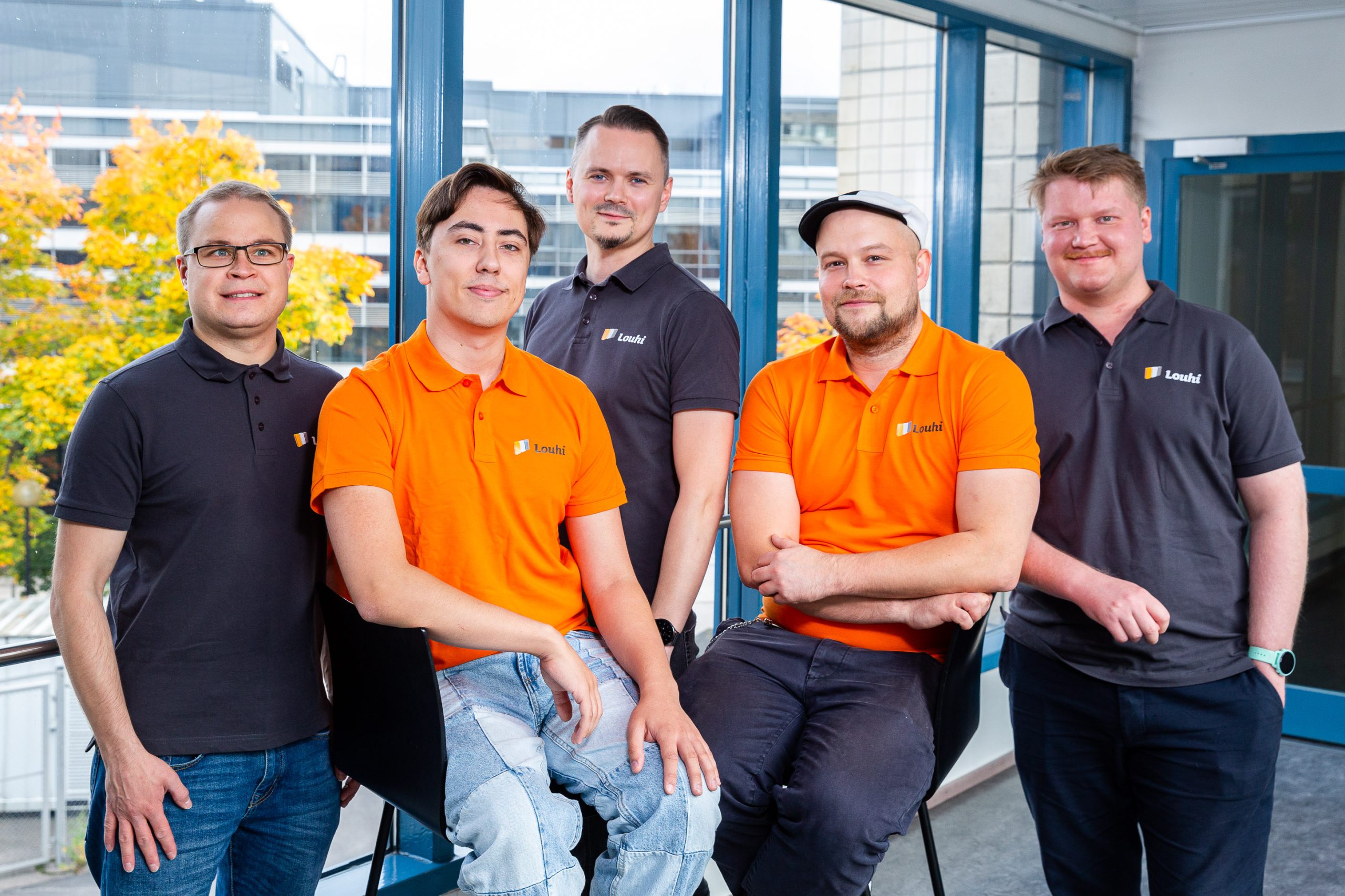 Louhi PRO -tiimiin kuuluu Louhen operatiivisen johtajan Mikael Kääriäisen lisäksi myös Aleksi Kunelius, Kalle Veräväinen, Pauli Kettunen, Nicos Doukas ja Ari Liekola.